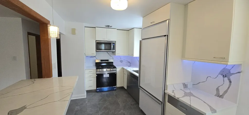 7805 South Reilly Terrace Chicago IL 60652