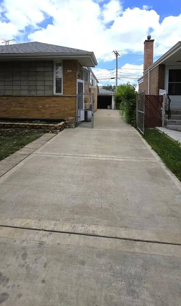 7805 South Reilly Terrace Chicago IL 60652