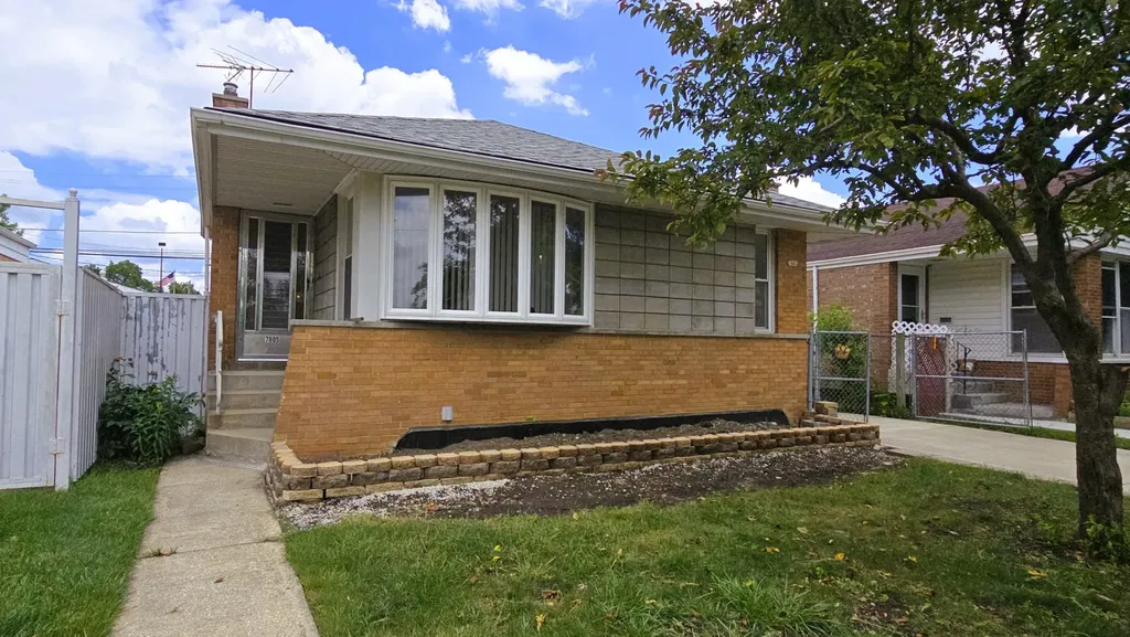7805 South Reilly Terrace Chicago IL 60652