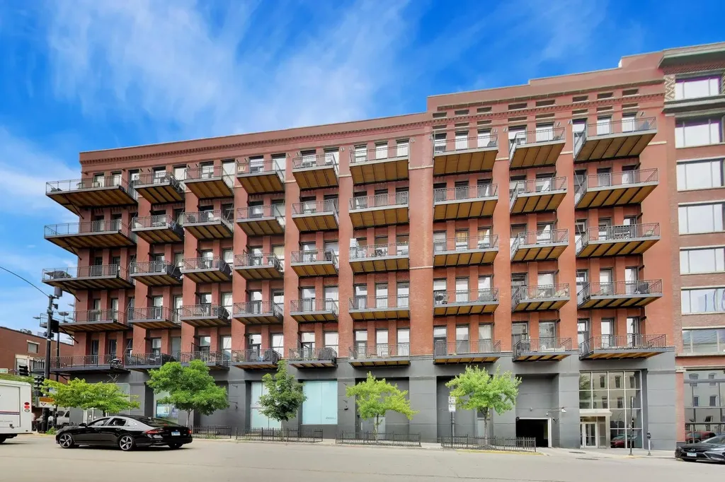 616 West Fulton Street Chicago IL 60661