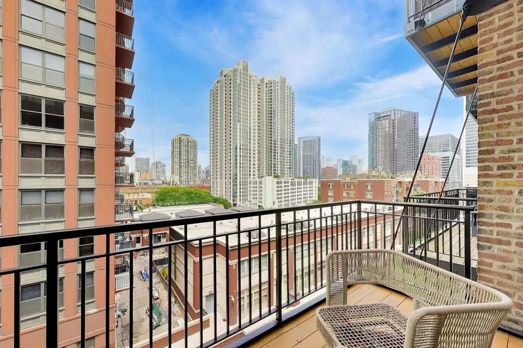 616 West Fulton Street Chicago IL 60661