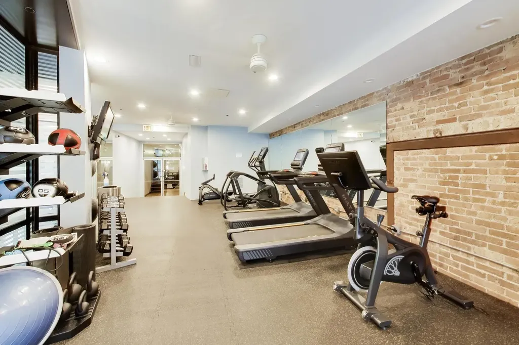 616 West Fulton Street Chicago IL 60661