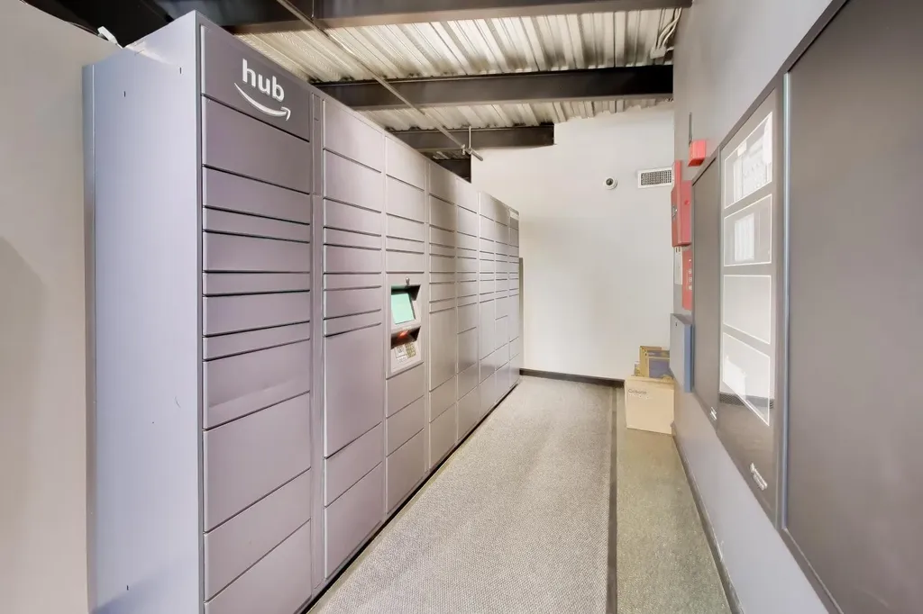 616 West Fulton Street Chicago IL 60661
