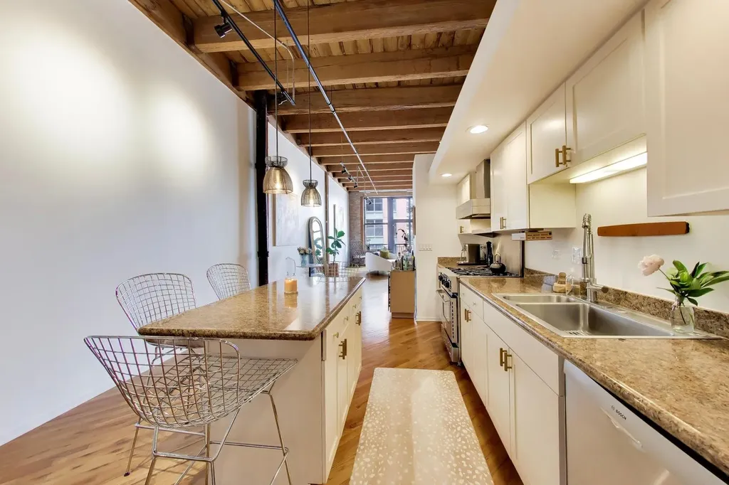 616 West Fulton Street Chicago IL 60661