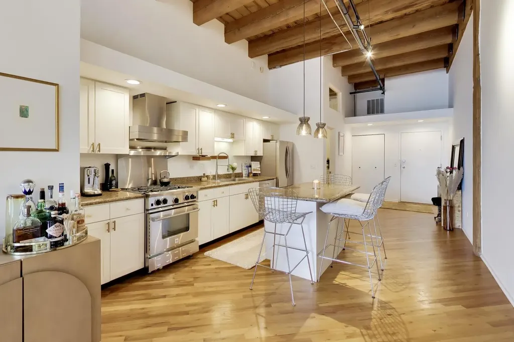 616 West Fulton Street Chicago IL 60661