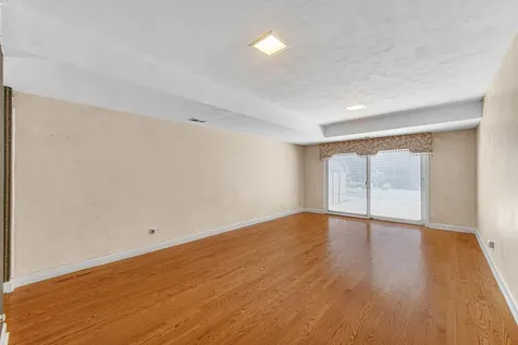 495 East Park Manor Court Elmhurst IL 60126