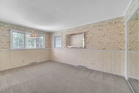495 East Park Manor Court Elmhurst IL 60126