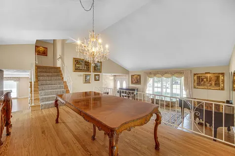 495 East Park Manor Court Elmhurst IL 60126