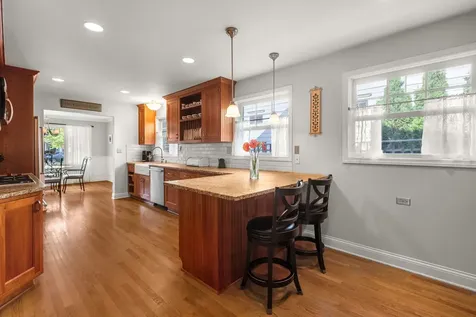 222 East Center Avenue Lake Bluff IL 60044