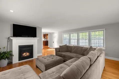 222 East Center Avenue Lake Bluff IL 60044