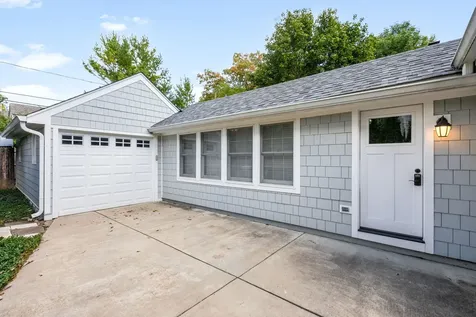 222 East Center Avenue Lake Bluff IL 60044
