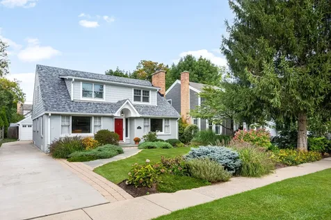 222 East Center Avenue Lake Bluff IL 60044