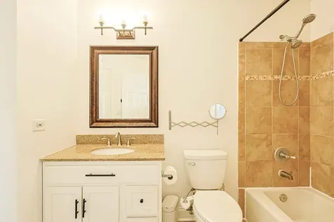 2425 Daybreak Court Elgin IL 60123