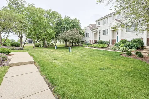 2425 Daybreak Court Elgin IL 60123