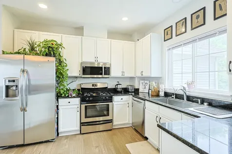 2425 Daybreak Court Elgin IL 60123