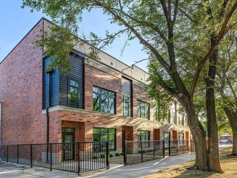 2347 West Morse Avenue Chicago IL 60645