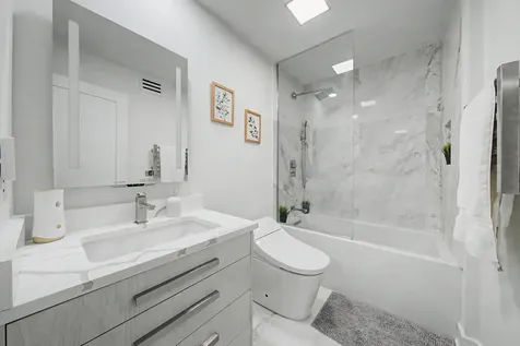 4050 Dundee Road Northbrook IL 60062