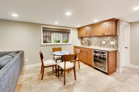 1311 East Woodford Place Arlington Heights IL 60004