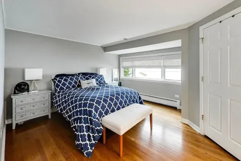 1311 East Woodford Place Arlington Heights IL 60004