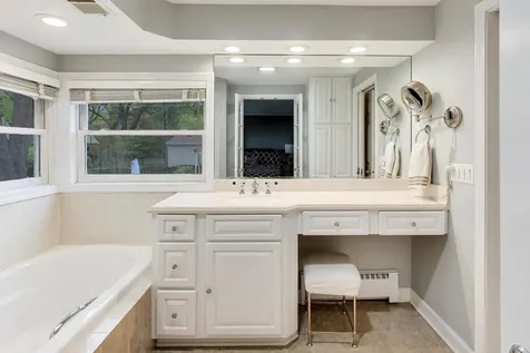 1311 East Woodford Place Arlington Heights IL 60004