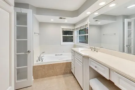 1311 East Woodford Place Arlington Heights IL 60004