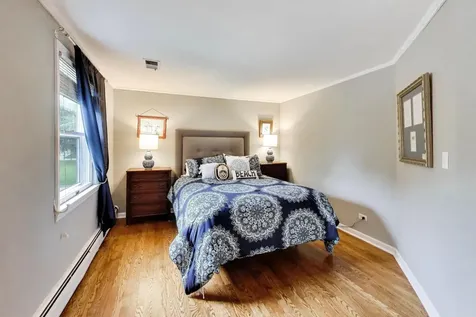1311 East Woodford Place Arlington Heights IL 60004
