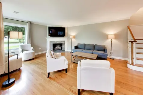 1311 East Woodford Place Arlington Heights IL 60004