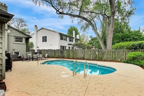 1311 East Woodford Place Arlington Heights IL 60004