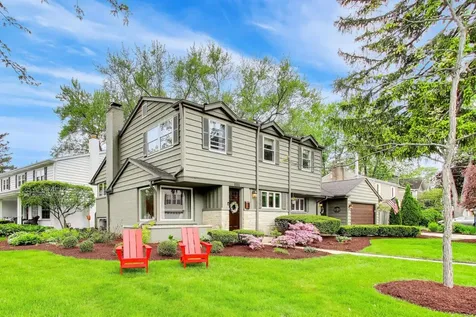 1311 East Woodford Place Arlington Heights IL 60004