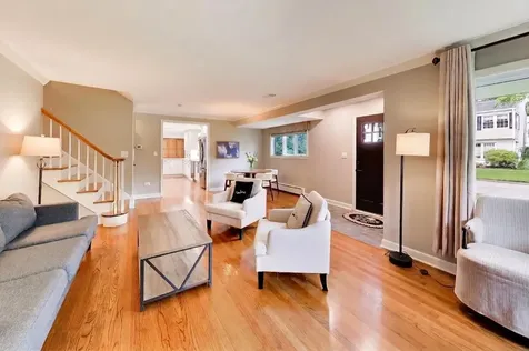 1311 East Woodford Place Arlington Heights IL 60004