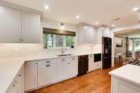 1311 East Woodford Place Arlington Heights IL 60004