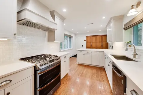 1311 East Woodford Place Arlington Heights IL 60004