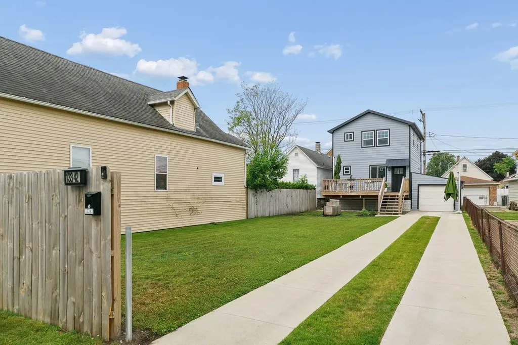 13342 South Avenue N Chicago IL 60633