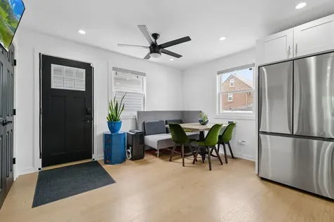 13342 South Avenue N Chicago IL 60633
