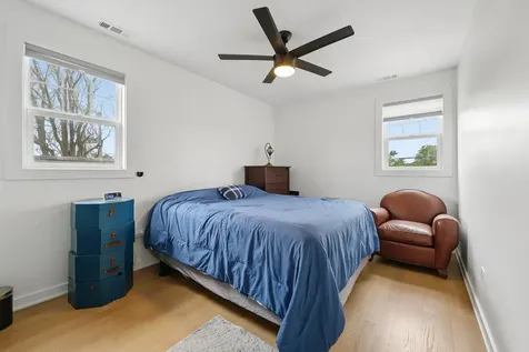 13342 South Avenue N Chicago IL 60633