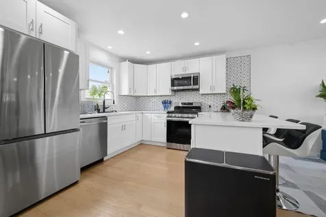 13342 South Avenue N Chicago IL 60633