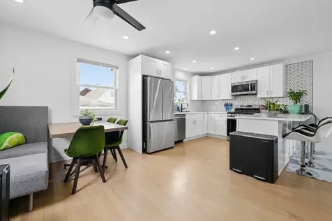 13342 South Avenue N Chicago IL 60633