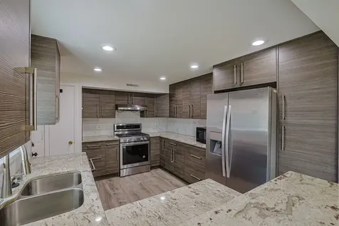 9249 Barberry Lane Des Plaines IL 60016