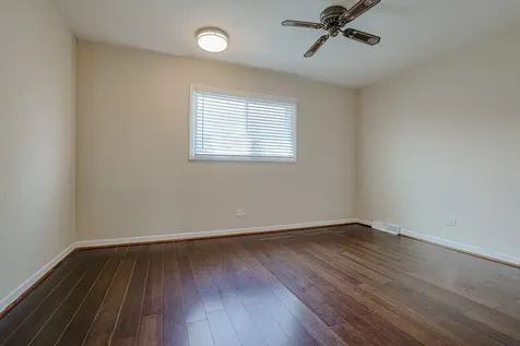 9249 Barberry Lane Des Plaines IL 60016