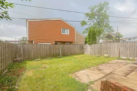 9249 Barberry Lane Des Plaines IL 60016