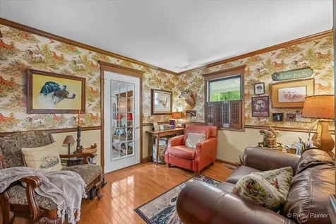 6N477 Salina Avenue St. Charles IL 60174