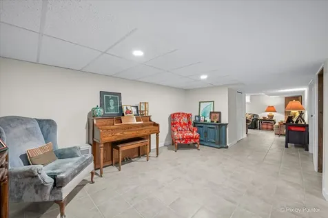 6N477 Salina Avenue St. Charles IL 60174
