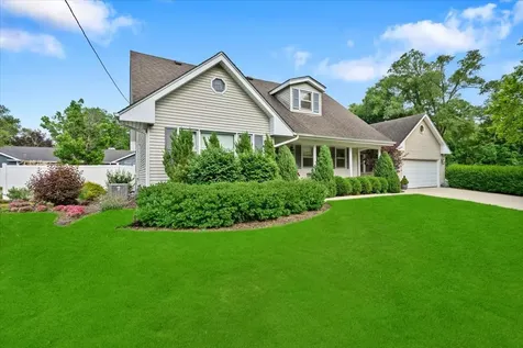 6N477 Salina Avenue St. Charles IL 60174