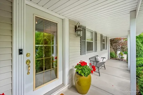 6N477 Salina Avenue St. Charles IL 60174