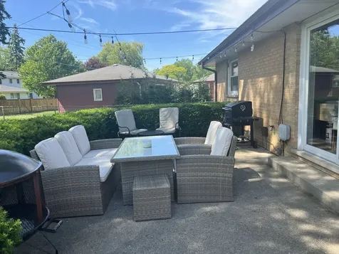 1431 East Emmerson Lane Mount Prospect IL 60056