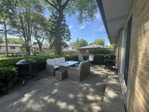 1431 East Emmerson Lane Mount Prospect IL 60056