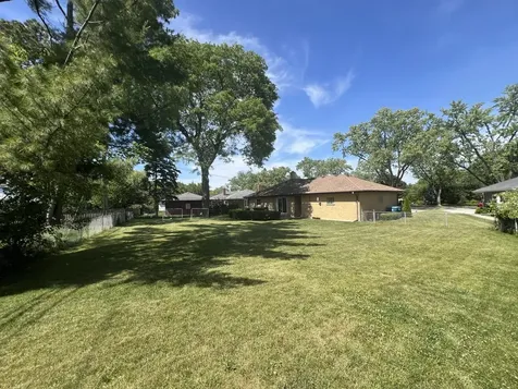 1431 East Emmerson Lane Mount Prospect IL 60056