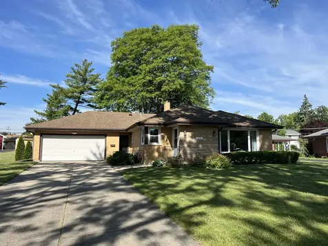 1431 East Emmerson Lane Mount Prospect IL 60056