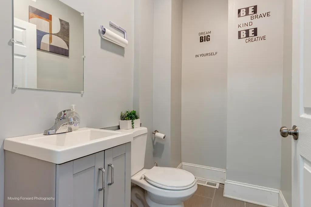 2711 East 93rd Street Chicago IL 60617