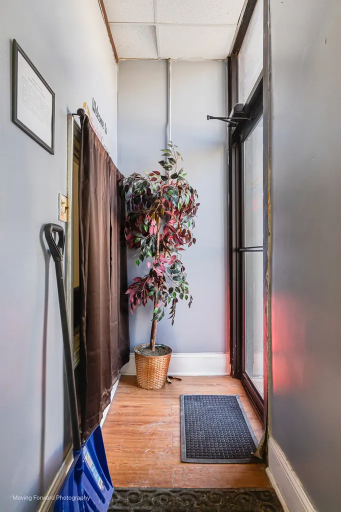 2711 East 93rd Street Chicago IL 60617